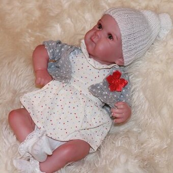 Realistická bábika