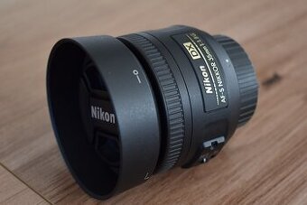 Nikkor 35 mm AF-s 1,8G nikon + clona + krytky
