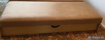 Posteľ s úložným priestorom