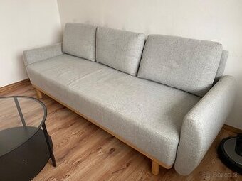 Praktická rozkladacia sedačka s úložným priestorom