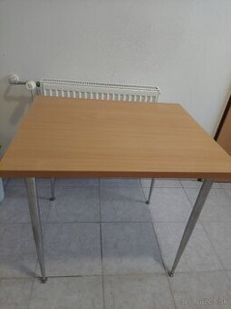 Predam kuchynský stôl, fobrý stav, 20 eur
