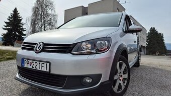 Volkswagen Touran 2.0 TDI Cross 7 miestne