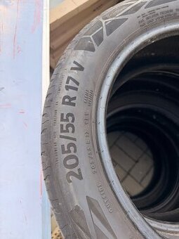 205/55r17 continental