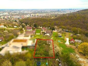 PEKNÝ STAVEBNÝ POZEMOK 584m2 V RAČI S KRÁSNYM VÝHĽADOM.