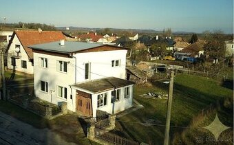 REZERVOVANÉ - Zrekonštrouvaný 4 - izbový rodinný dom v obci