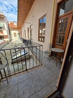 2 izbový byt - Mäsiarska + parking (voľný od 01.08.)