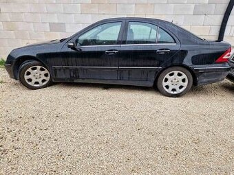 Rozpredám na diely Mercedes Benz C, W203, sedan