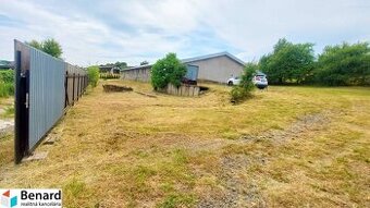 Na predaj MULTIFUNKČNÝ OBJEKT v KAPUŠANOCH, POZEMOK 2649 m2.