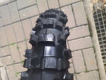 Pneu 90/90-18