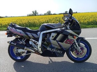 Suzuki GSX-R 1100.