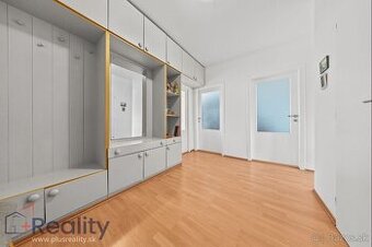 REZERVOVANÉ Veľký trojizbový byt v najlepšej lokalite