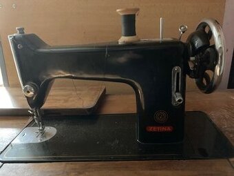 Predám starožitný šľapací šijací stroj Zetina