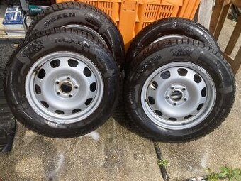Dacia Duster 215/65r16
