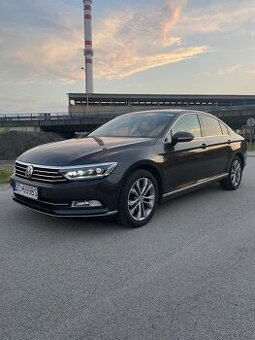VW Passat, manuál, 141 xxx km, highline, BEZ ad blue