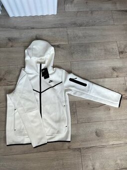 Predam nike techfleece mikinu bielu