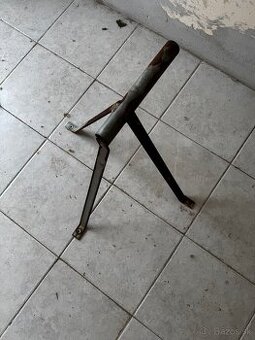 Konzola na satelitnu parabolu