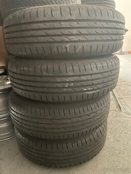 Letne kolesa na plech. diskoch s puklicami Skoda 195/65 r15