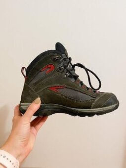 Turisticke topanky La Sportiva