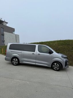 Prenajom 8 miestne auto - 1