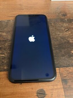 iPhone 11 v záruke 64gb