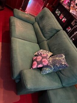Zelena kozenna sedacka, rozkladacia 2+3 a taburet