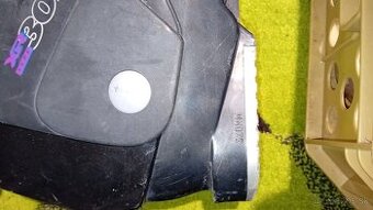 Lyžiarska výstroj 180cm ,lyžiarky 40 ,palice