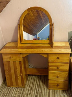 Toaletný stolík borovica masiv