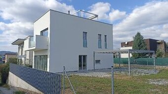 TOCA real - predaj - štýlový dvojpodlažný RD v obci Hôrky