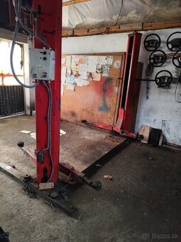 Dvojstlpovy zdvihak - 1