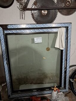 Plastové okno hnedé trojsklo