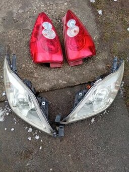 Predám predné a zadné svetlá na Mazda 5