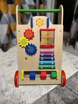 Drevené chodítko pre deti – multifunkčné