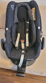 Vajíčko Maxi-Cosi Rock aj so základňou