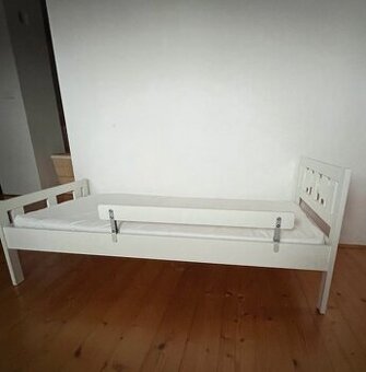 Krásné dětská postel