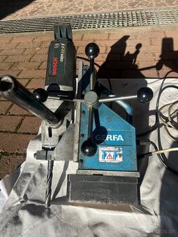 magnetická vŕtačka BOSCH