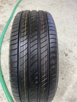 Michelin 215/45 R17 letna 1ks