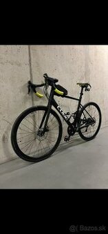 Cestny bicykel cube attain race, velkost 58