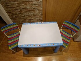 Detský stolik so stoličkami