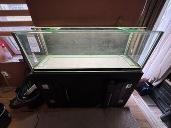 Predam 200l akva aj so stolikom 70eur
