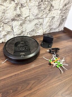 iRobot Roomba i7 - robotický vysávač