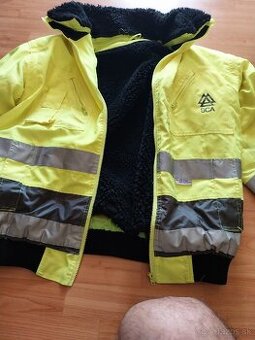 Bunda odnímateľné futro ,rukávy,limec,kapuca
