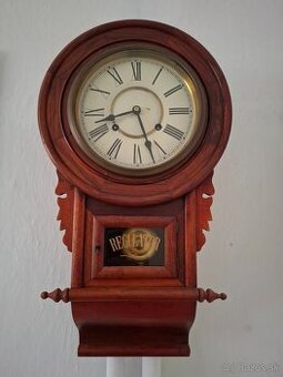 Nástenné hodiny zn. Regulator