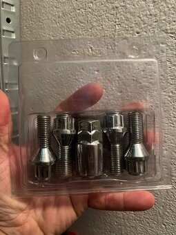 Bezpečnostne skrutky M12x1,50x26