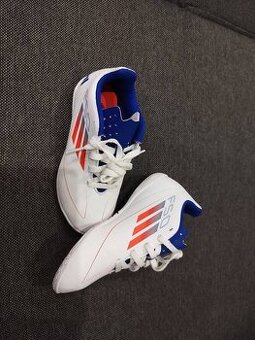 Predám detské halovky ADIDAS F50 CLUB IN J č.29