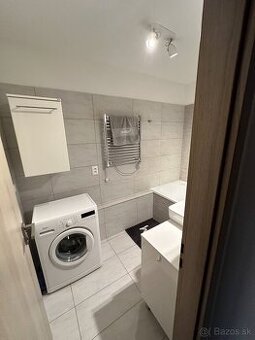 Predam pracku Whirlpool AWS 63013