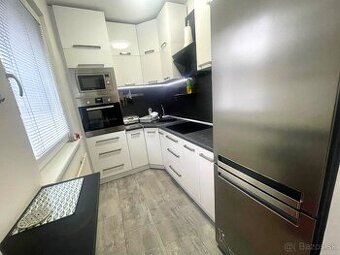PRENÁJOM: MODERNE ZREKONŠTRUOVANÝ 2-IZBOVÝ BYT NA ROZKVETE