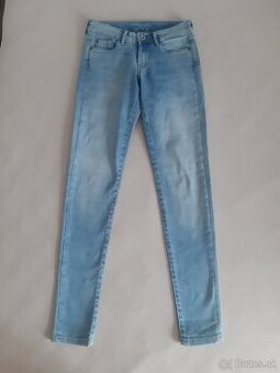 Balík oblečenia Guess,PepeJeans,River Island,Superdry a iné