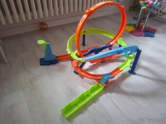 Hot Wheels Extremna ypr slucka