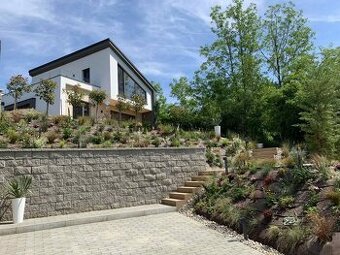 Na predaj: Stavebný pozemok s výhľadom + IS v Leviciach