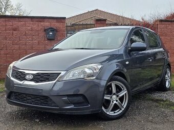 Kia Ceed 1.4 CVVT • Facelift 2011 • 172 tisíc KM • Nová STK